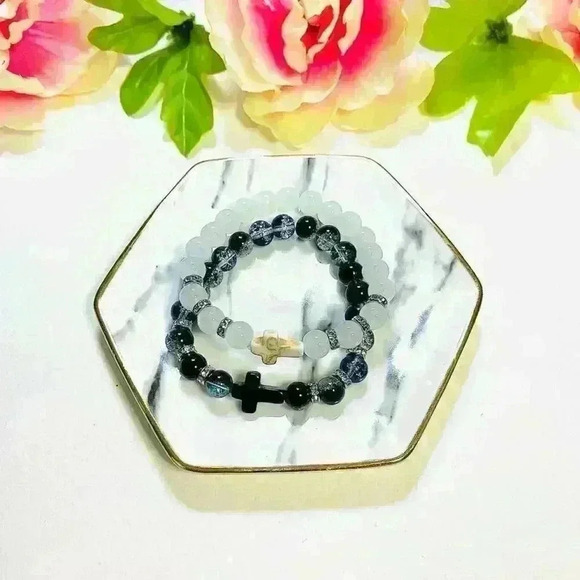 Cross Rhinestone Beaded Bracelets - Picture 3 of 7